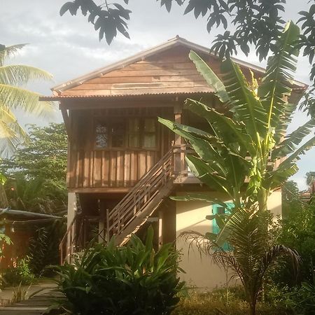 O'Hamok Family Homestay Баттамбанг Екстер'єр фото